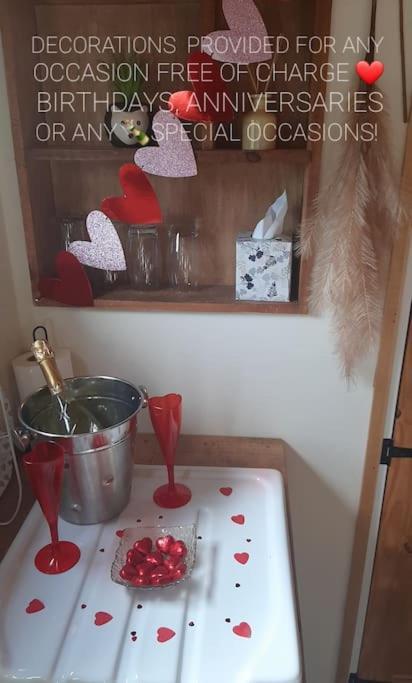Anglesey New Modern Shepherds Hut With Spa Hot Tub Gwalchmai Ngoại thất bức ảnh